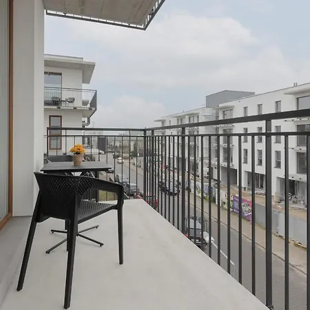 Warsaw Comfy Cichej Laki By Renters *