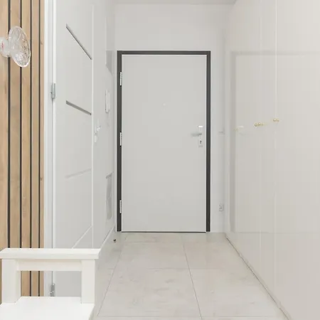 Warsaw Peaceful Cichej Laki By Renters アパート ピアセチュノ