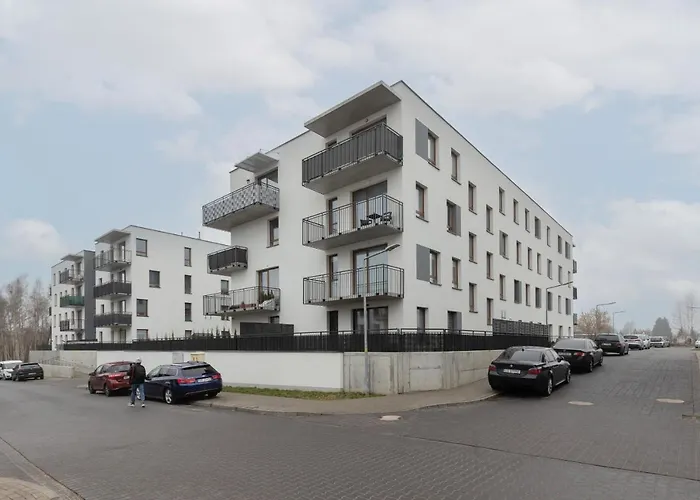 Warsaw Comfy Cichej Laki By Renters